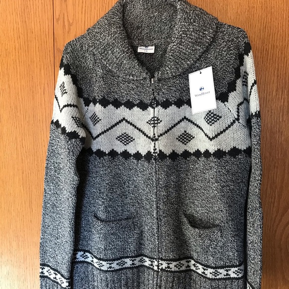 Ladies Grey Sweater made by Wind River, size large. - Picture 1 of 4
